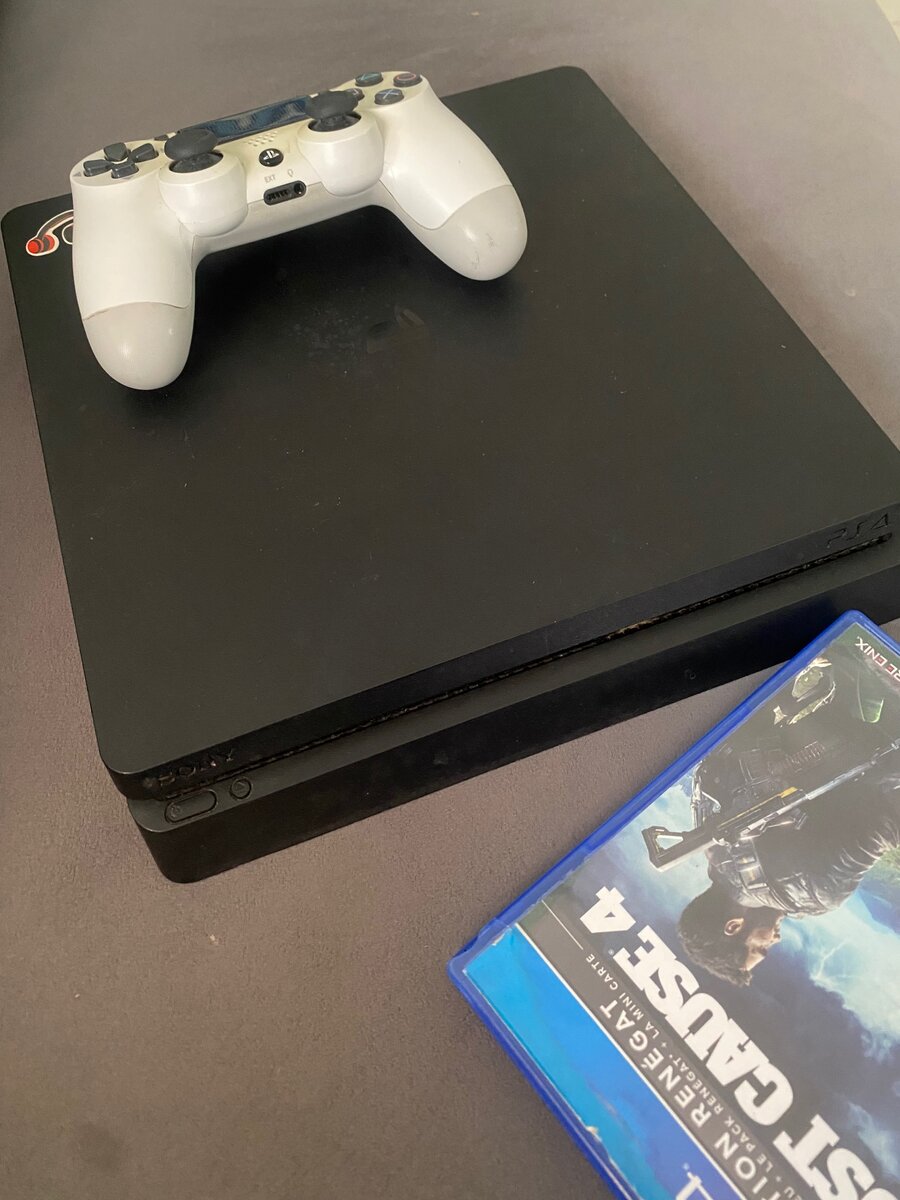 Ps4 slim version normal 1To