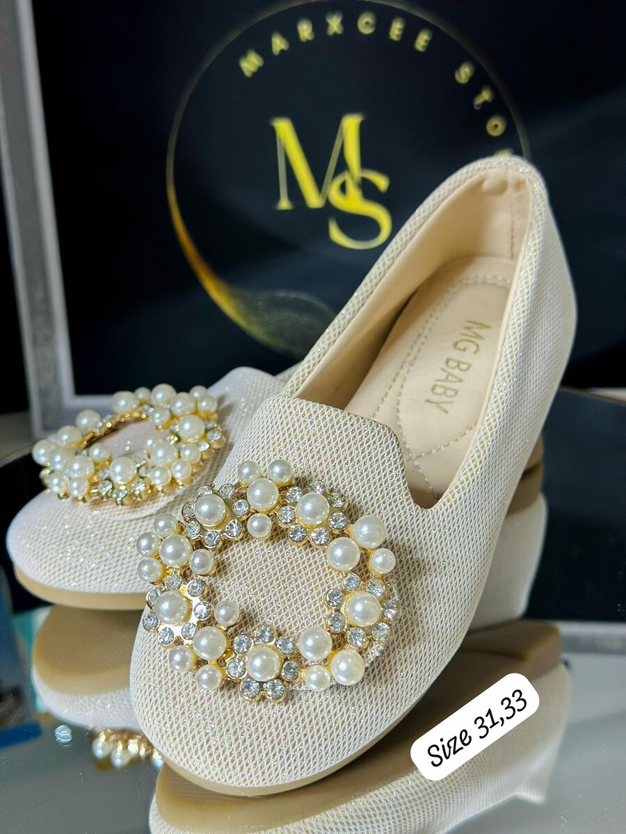 Children's ballet shoes beige