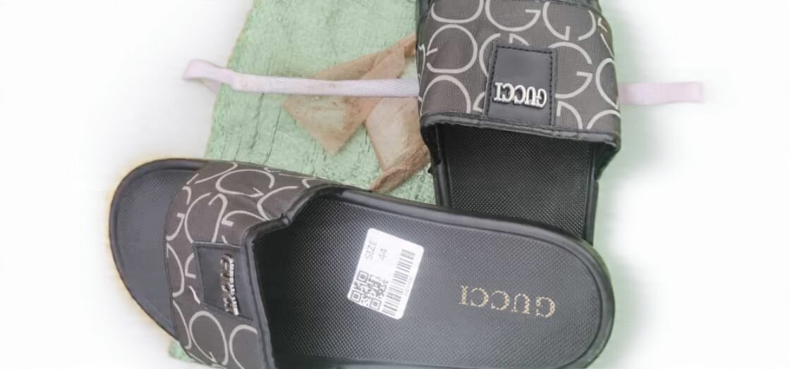 Claquettes élégantes pour homme