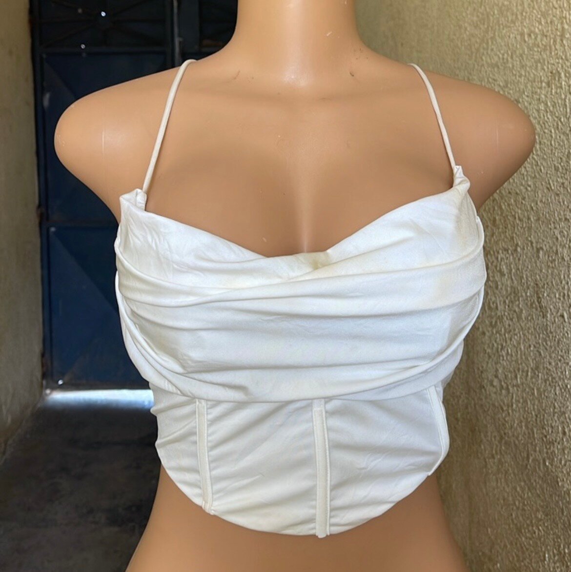 Crop tops tendance pour femmes