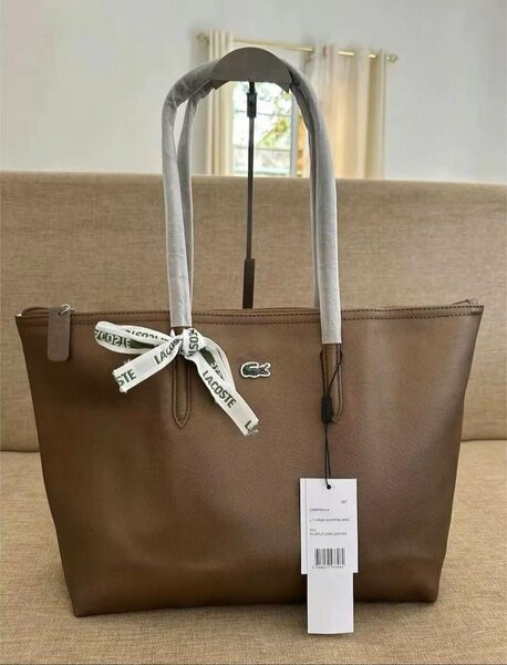 Sac cabas Lacoste élégant