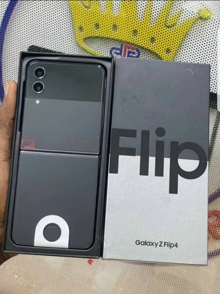 Samsung Galaxy Z Flip4