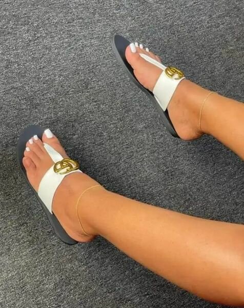 Beautiful and stylish women's slippers