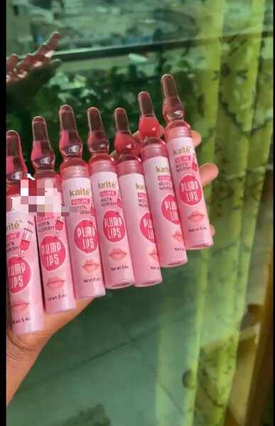 Gloss repulpant pour lèvres