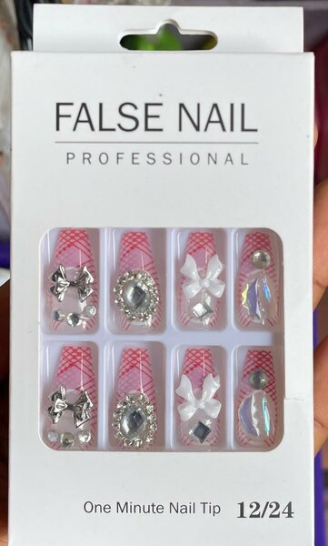 Ongles Faux Élégants