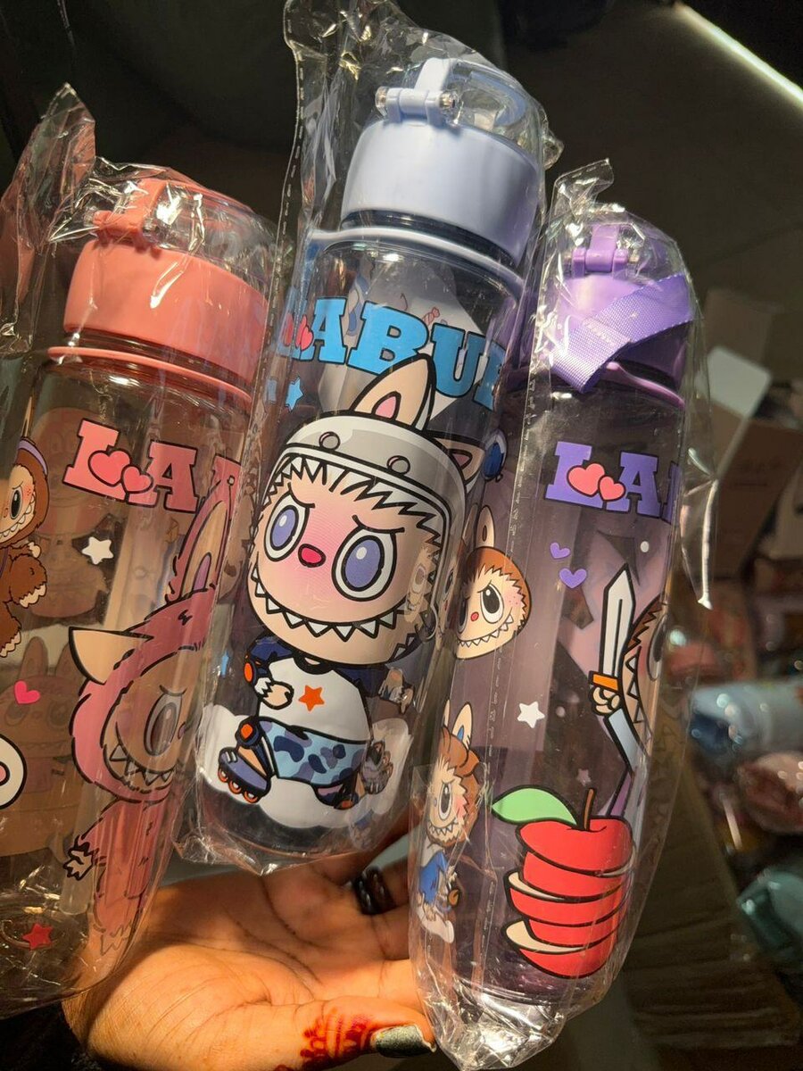 Gourdes labubu colorées