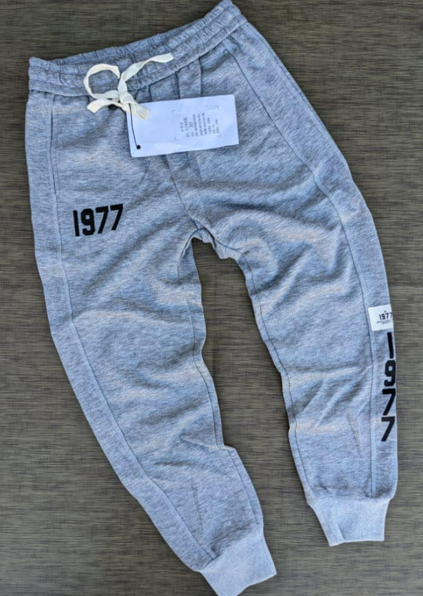 Thick fabric Thailand sweatpants.