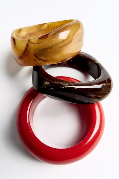 Bracelets en résine colorés