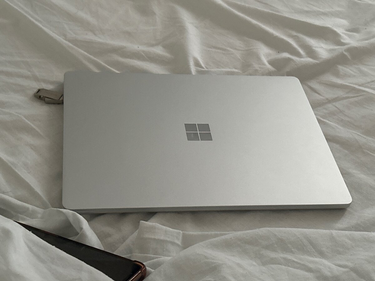 Microsoft Surface Laptop Go