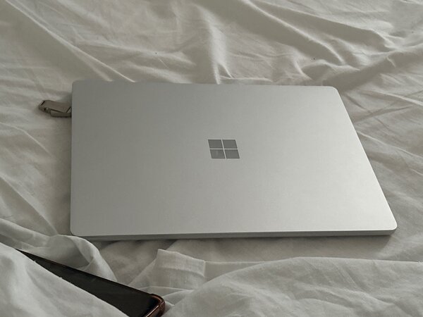 Microsoft Surface Laptop Go