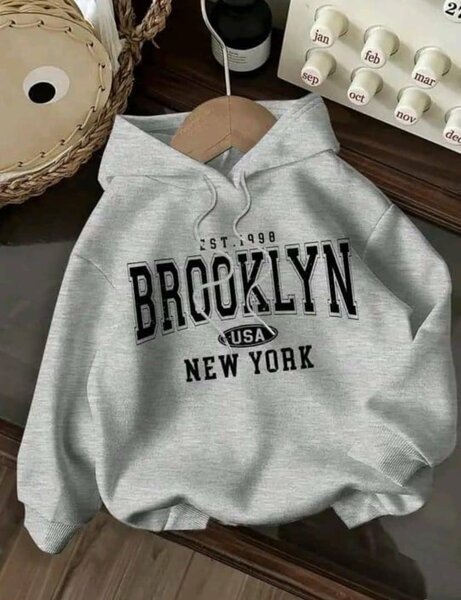 Sweat à capuche imprimé tendance