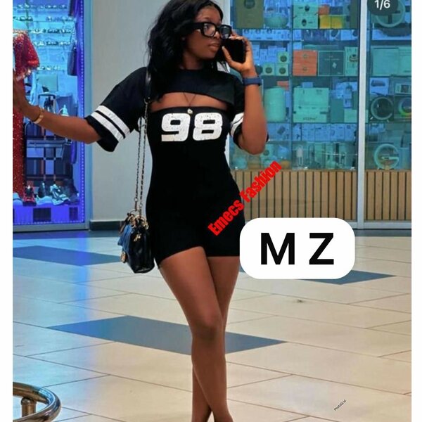 Robe noire sport chic