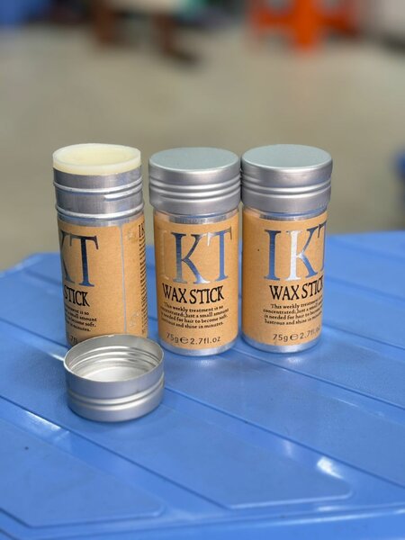 Stick de cire coiffante