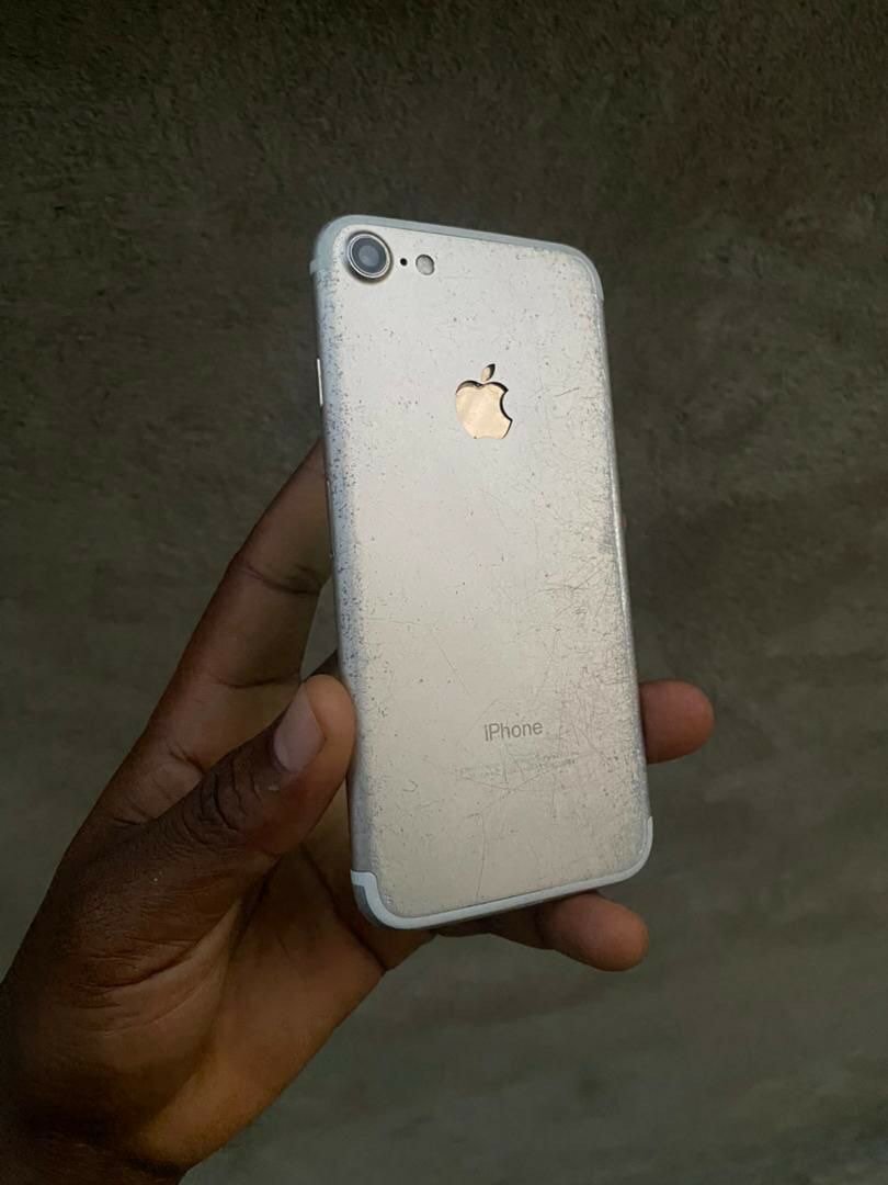 iPhone 7 32giga tout passe