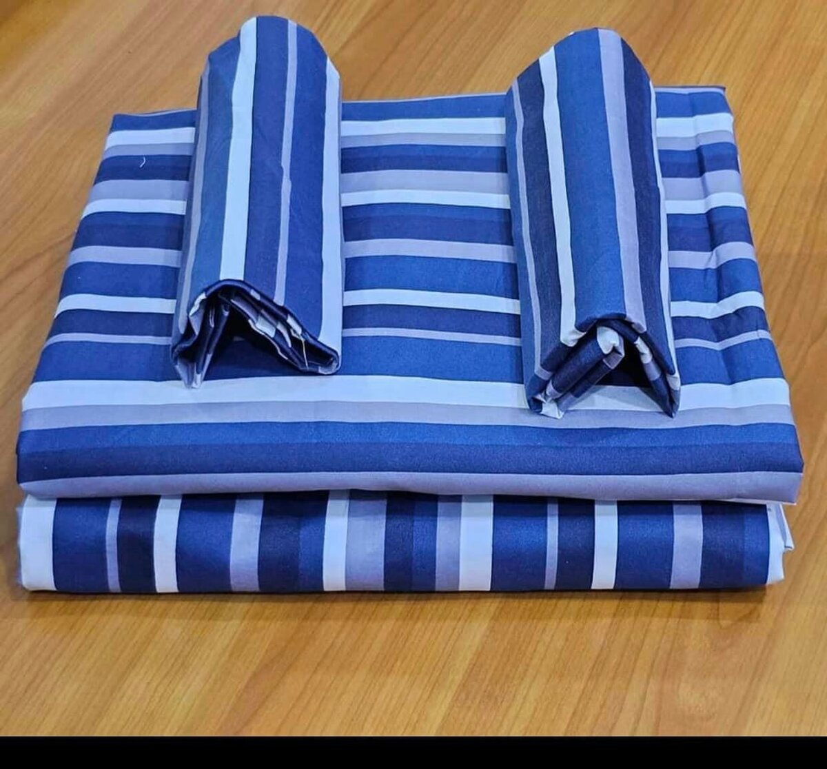 Bedding set, 4 items: sheet, duvet cover, 2 pillowcases