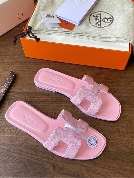 Mules roses élégantes