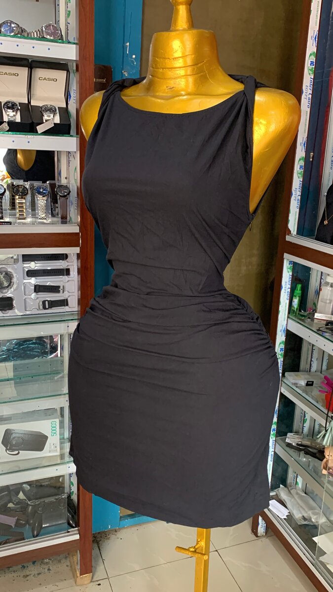 Robe élégante noire