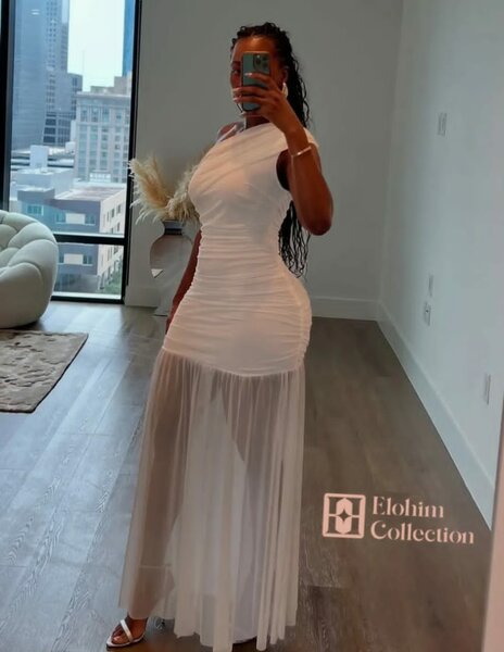 Robe blanche élégante soirée