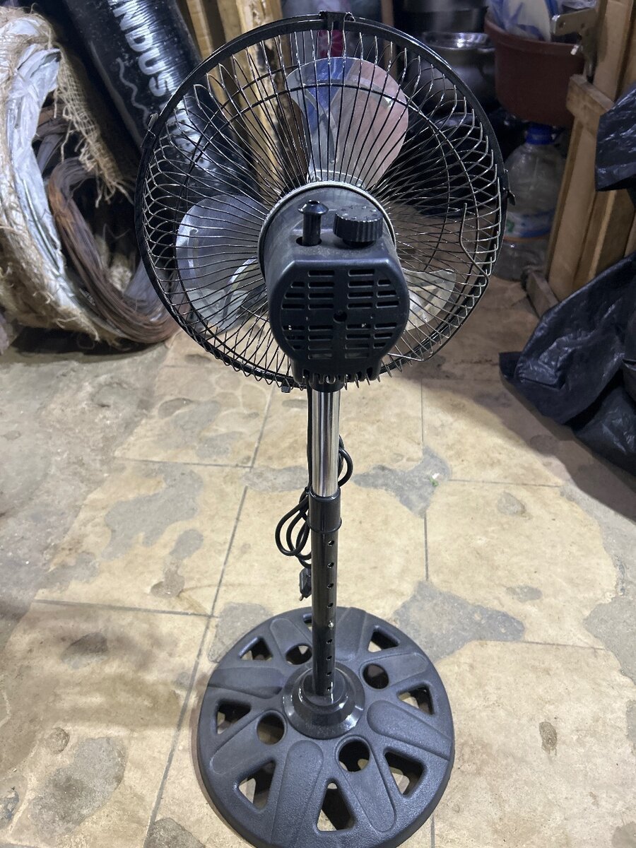 Petit Ventilateur sur pieds