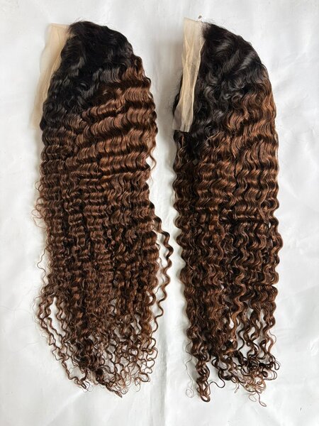 Perruque en dentelle avant