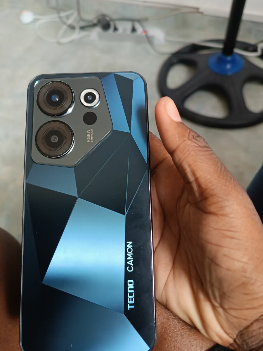 Tecno camon 20