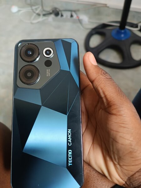 Tecno camon 20