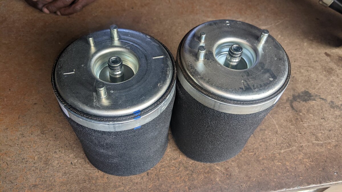 BMW X5 E53i Rear Air Suspension Bag