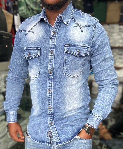 Chemise en jean stylée