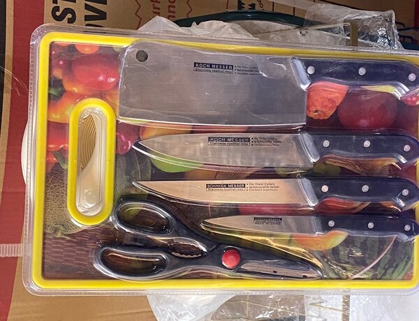 Knife Set With Chopping Board