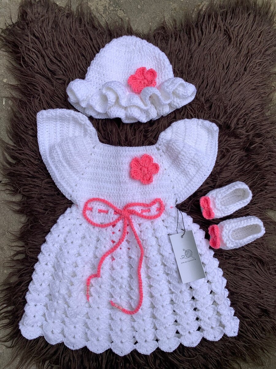 Ensemble bébé tricoté blanc