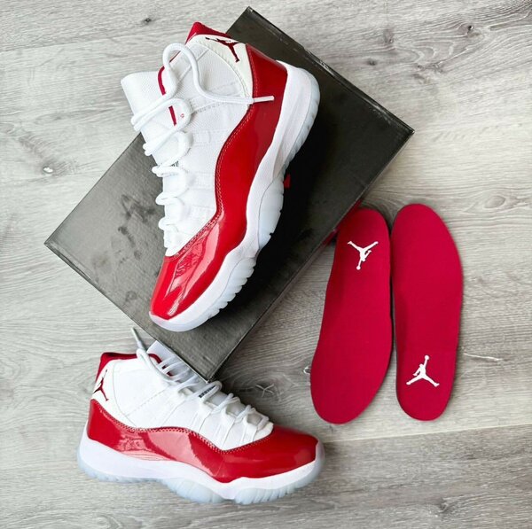 Air Jordan 11 cherry