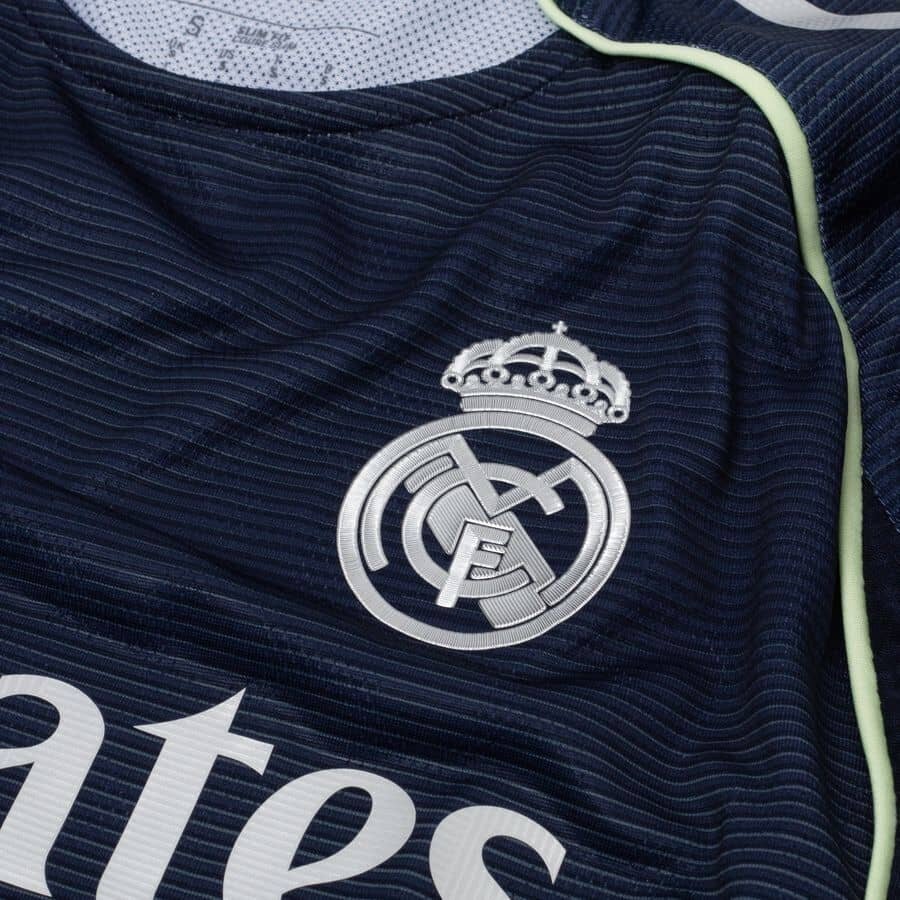 Maillot Real Madrid away 2025