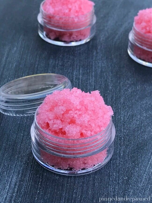 Lip scrub