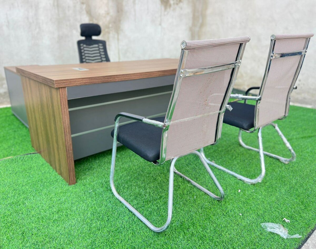 Bureau + fauteuil argent