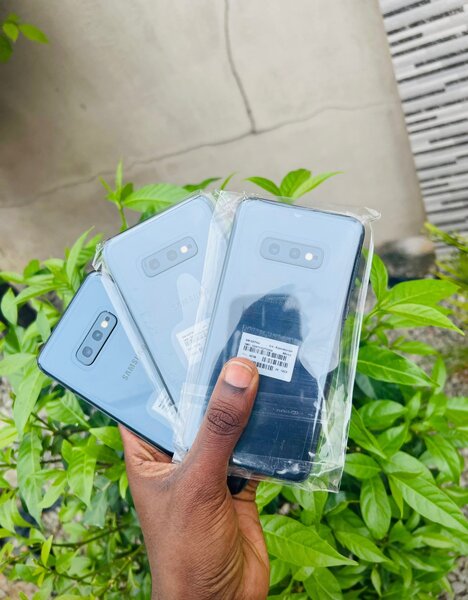 SAMSUNG GALAXY S10E 128GO NEUF