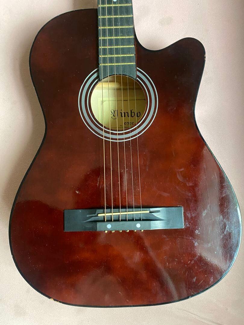 Guitare acoustique, sèche