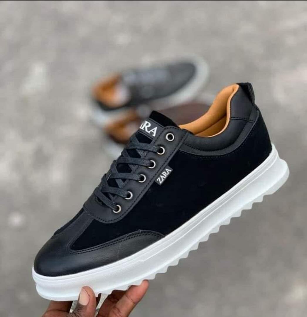 Baskets noires tendance