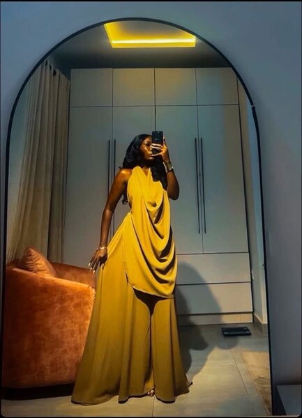 Robe longue drapée élégante