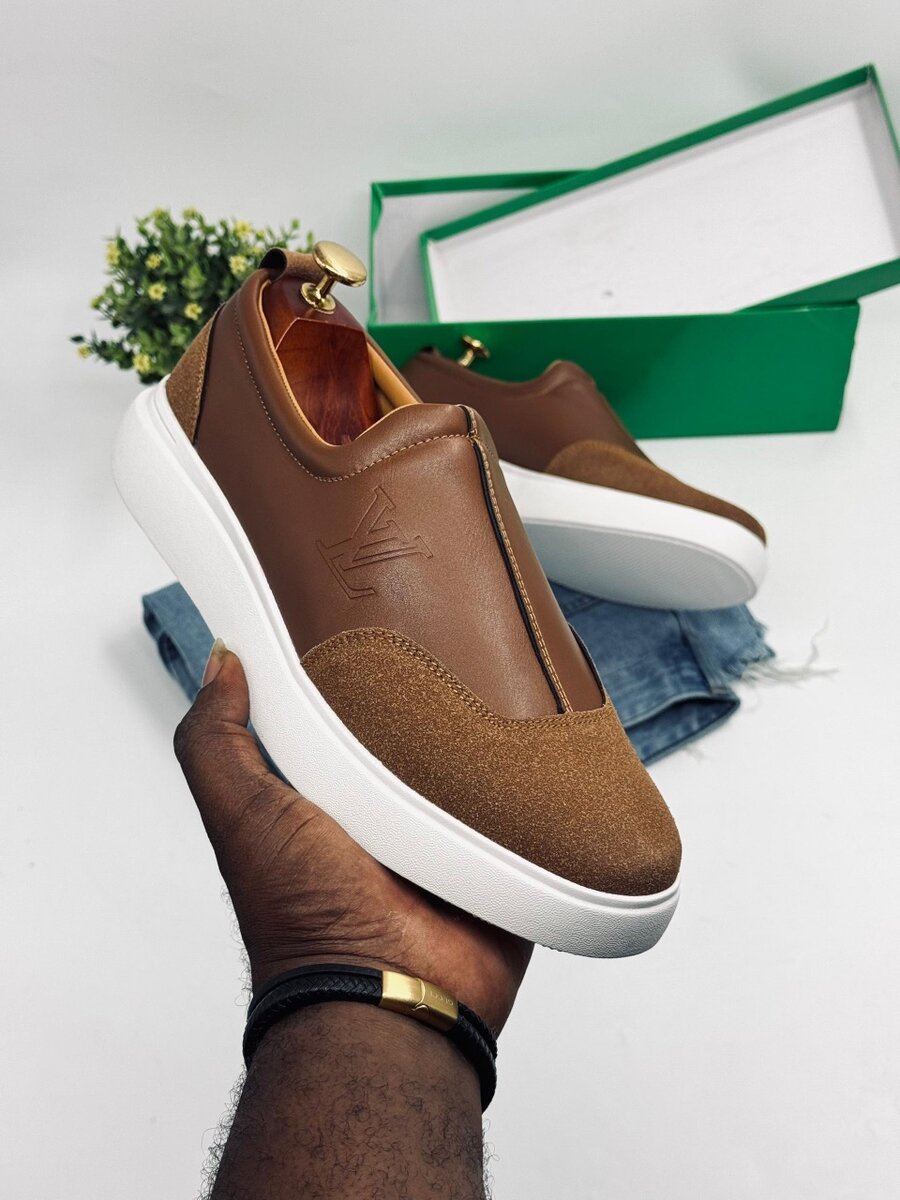 LOUIS VUITTON EASY WEAR