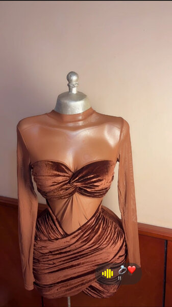 Robe élégante en velours glamour