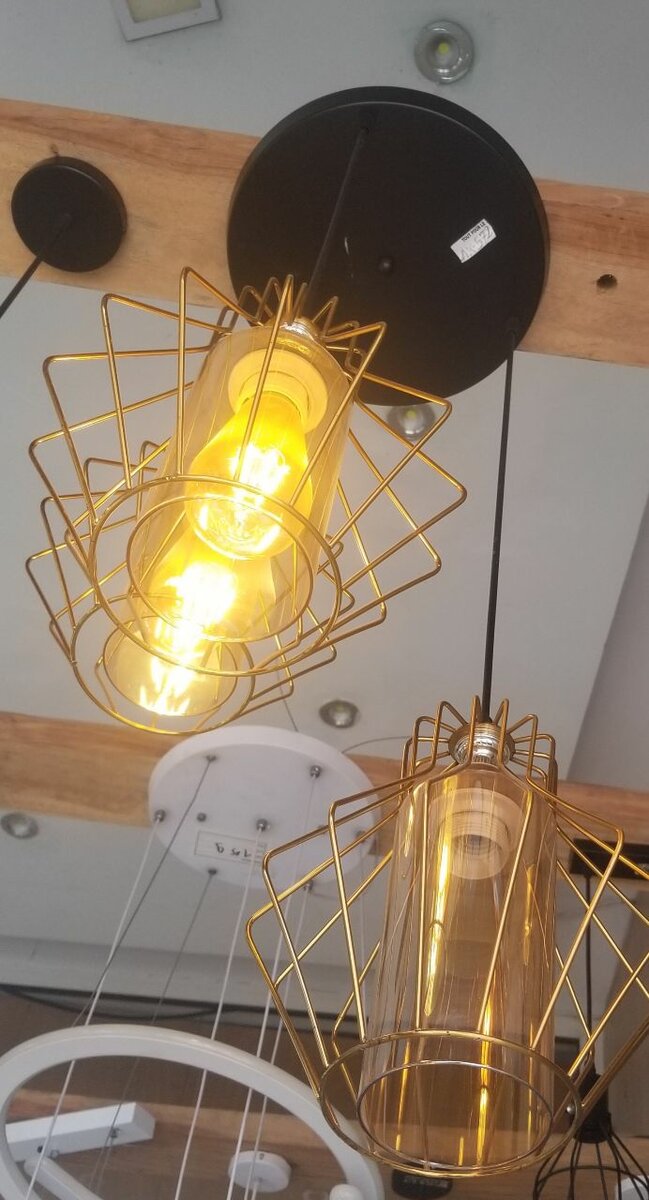 Suspension vintage en métal doré