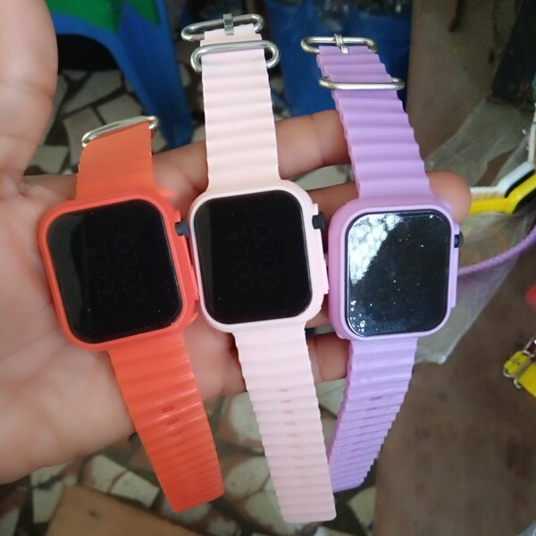 (3 PIÈCES 5000f)MONTRE ENFANTS, LUMINEUX LED, NUMÉRIQUES