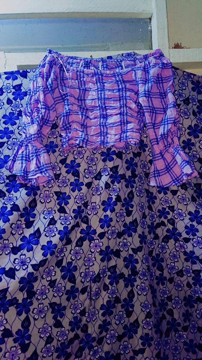 Haut à carreaux rose