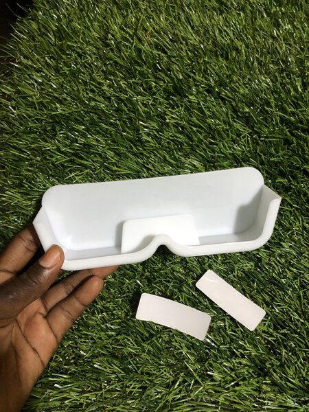 Support adhésif mural pour les lunettes de soleil