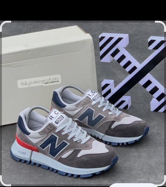 New Balance Retro Sneakers