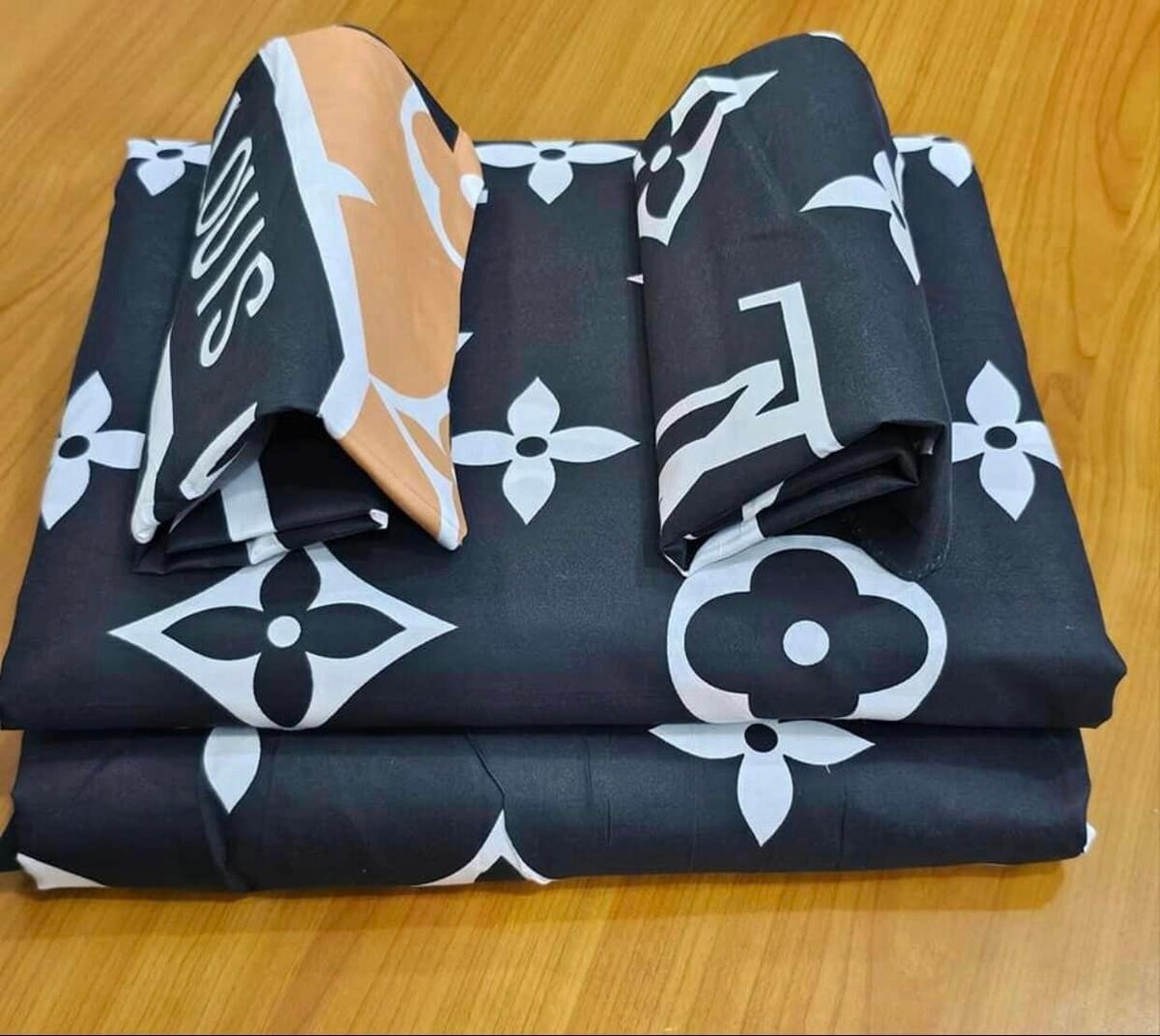 Bedding set, 4 items: sheet, duvet cover, 2 pillowcases