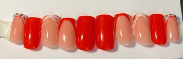 Ongles postiches élégants rouges