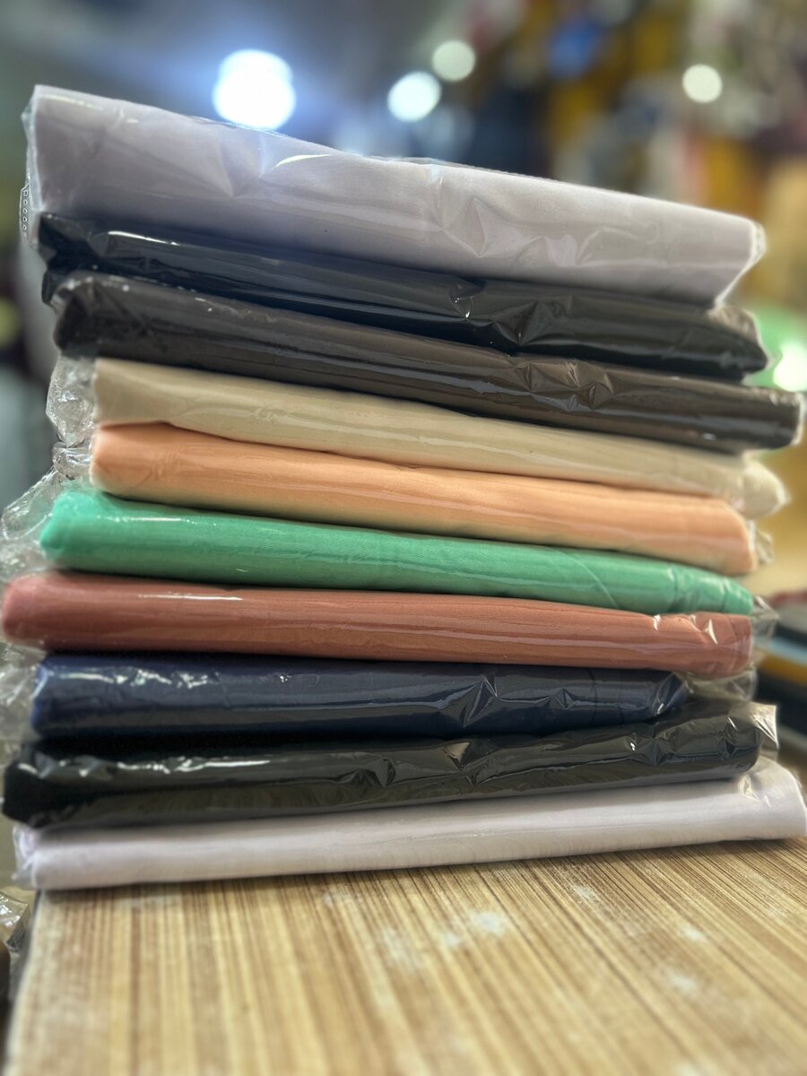 Écharpes en tissu coloré