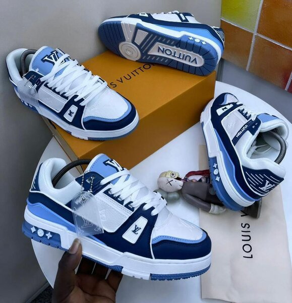 Louis Vuitton Sneakers