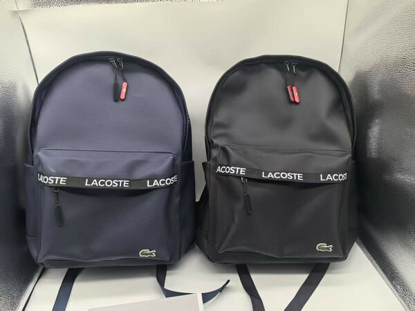 Sac à dos élégant Lacoste